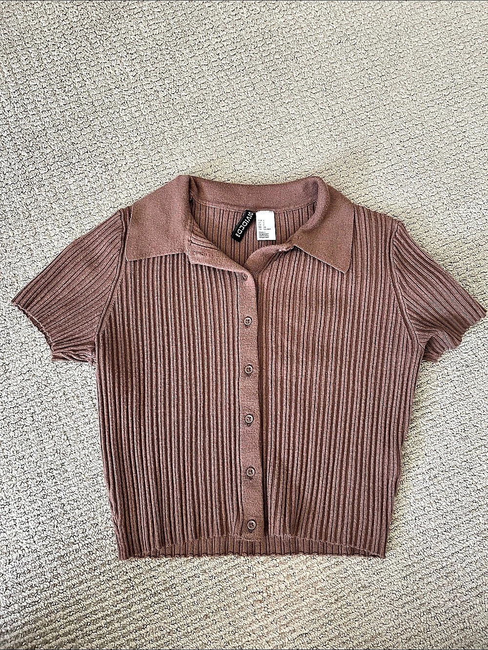 Divided Ribbed Collared Top in Brown Size Small Like New